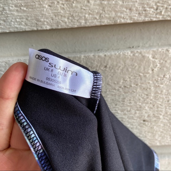 SOLD | ASOS 90s One Piece Floral/Jungle Swimsuit - Picture 6 of 7